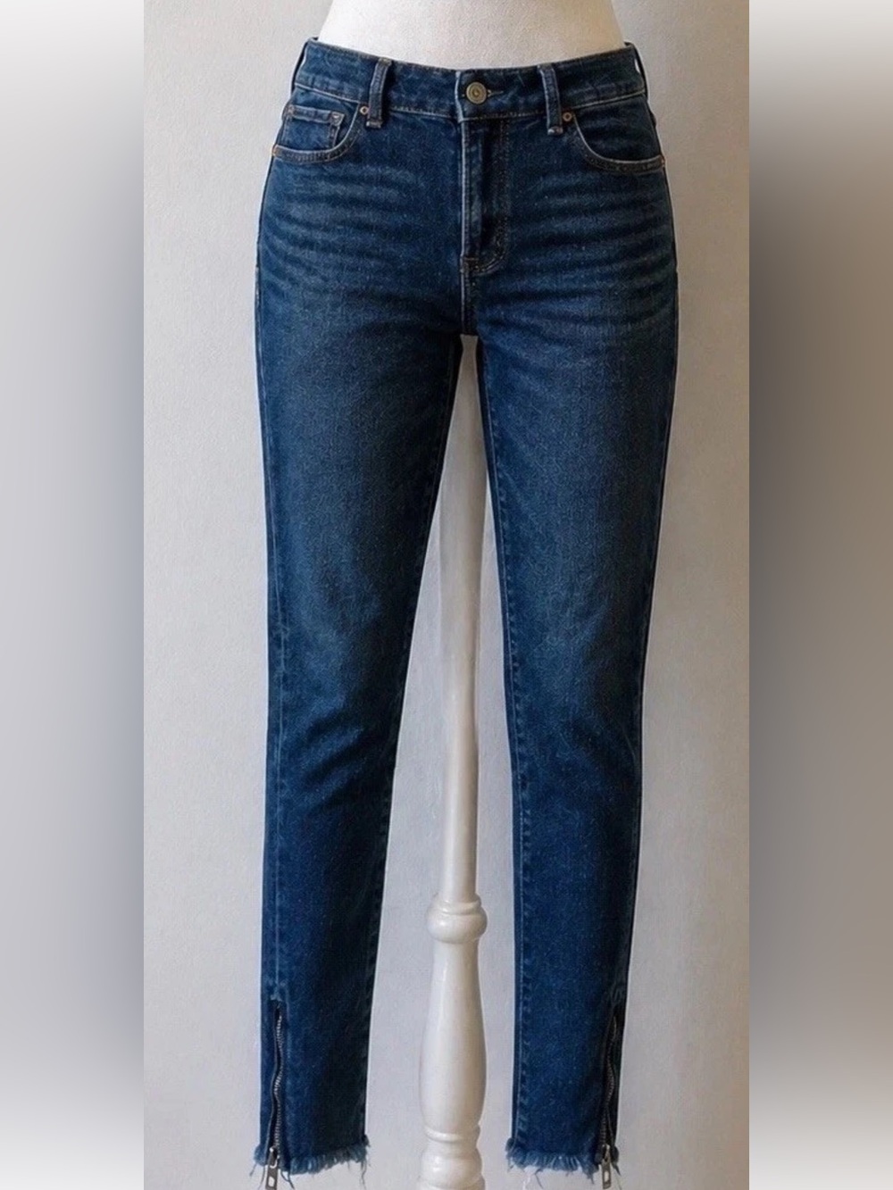 Abercrombie Harper Low Rise Jeans 28 Blue Frayed Hem Ankle Zip